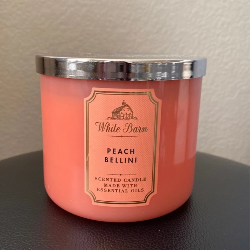 Bath and Body Works Peach Bellini candle